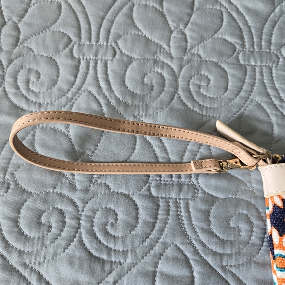 Spartina 449 Wristlet - Picture 5 of 5